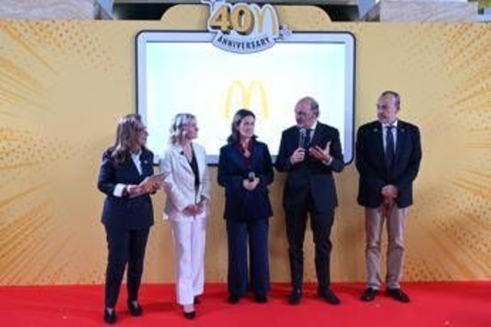 Imprese: 40 anni di McDonald's Italia, la voce delle istituzioni Imprese: 40 anni di McDonald's Italia, la voce delle istituzioni