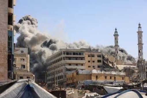 Katz: "Gaza sta bruciando, usiamo pugno di ferro e non torniamo indietro" Katz: "Gaza sta bruciando, usiamo pugno di ferro e non torniamo indietro"