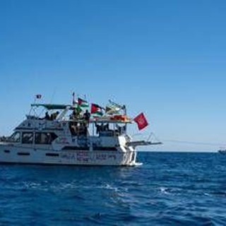 Flotilla risponde all'alert della Marina italiana: "È sabotaggio". Israele: "Ascoltate Meloni" Flotilla risponde all'alert della Marina italiana: "È sabotaggio". Israele: "Ascoltate Meloni"