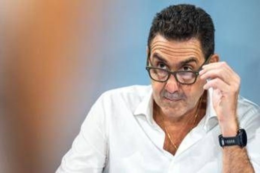Vannacci: "Terrorismo a Milano, andremo a prendere i delinquenti uno a uno" Vannacci: "Terrorismo a Milano, andremo a prendere i delinquenti uno a uno"