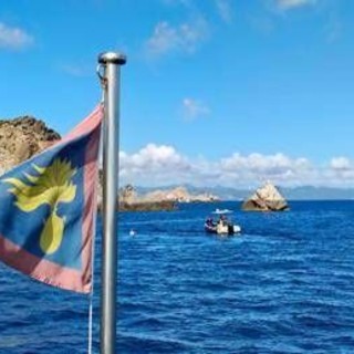 Barchino di migranti travolge e uccide 17enne che fa il bagno sul sup a Su Giudeu: arrestato scafista Barchino di migranti travolge e uccide 17enne che fa il bagno sul sup a Su Giudeu: arrestato scafista