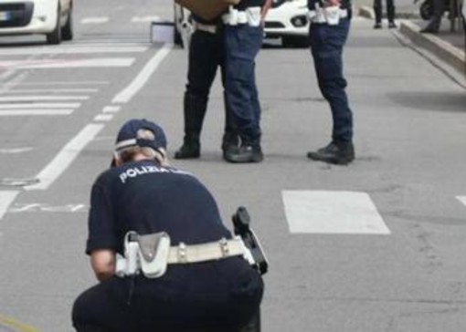Auto pirata travolge due ragazzi a Guidonia: muore 23enne, ferito l'amico