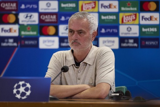 Mourinho “Per 90 minuti con la Roma avversari, non nemici” Mourinho “Per 90 minuti con la Roma avversari, non nemici”