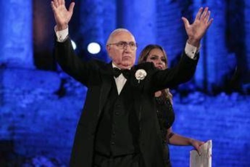 Sanremo, un omaggio a Pippo Baudo aprirà il Festival 2026 Sanremo, un omaggio a Pippo Baudo aprirà il Festival 2026