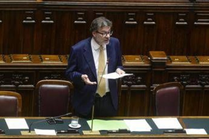 Pensioni, governo deposita nuovo emendamento: cosa cambia in Manovra