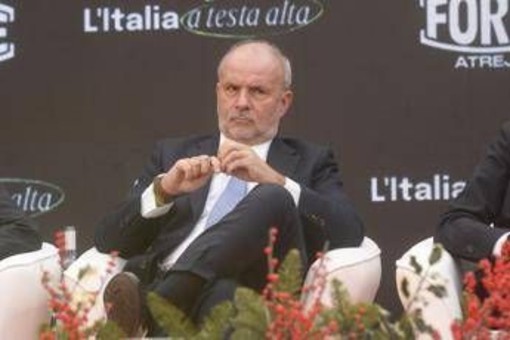 Intervento chirurgico d'urgenza nel weekend per il ministro della Salute Schillaci: "Risolverò in pochi giorni"