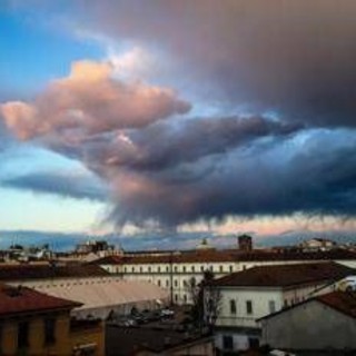 Maltempo, cieli grigi e Ottobrata: il meteo spacca l'Italia Maltempo, cieli grigi e Ottobrata: il meteo spacca l'Italia