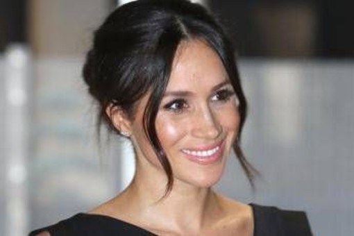 Meghan presenta il suo lussuoso calendario dell'Avvento, 24 cioccolatini a 131 euro Meghan presenta il suo lussuoso calendario dell'Avvento, 24 cioccolatini a 131 euro