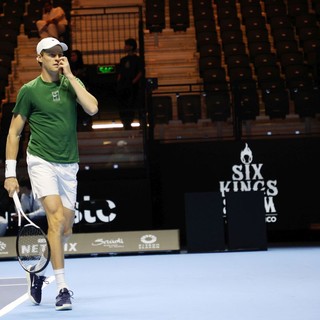 Sinner batte Tsitsipas, ora sfida Djokovic al Six Kings Slam