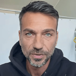 Costantino Vitagliano: "Ho perso 30 kg per la mia malattia, oggi non rischio più di morire" Costantino Vitagliano: "Ho perso 30 kg per la mia malattia, oggi non rischio più di morire"