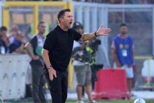 Lecce-Roma, Di Francesco protesta su gol di Rodrigo Mora: cos'è successo Lecce-Roma, Di Francesco protesta su gol di Rodrigo Mora: cos'è successo
