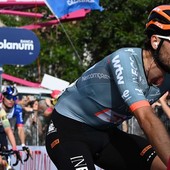 Ganna domina la crono di Massa, Eulalio resta in maglia rosa Ganna domina la crono di Massa, Eulalio resta in maglia rosa