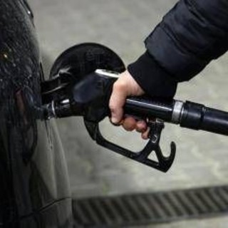 Taglio accise carburanti, cosa prevede il decreto Taglio accise carburanti, cosa prevede il decreto