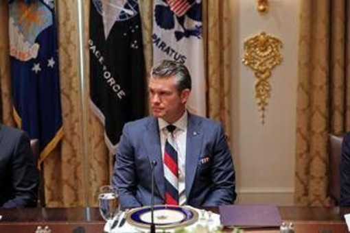 Zelensky da Trump, la cravatta 'sospetta' di Hegseth fa discutere Zelensky da Trump, la cravatta 'sospetta' di Hegseth fa discutere