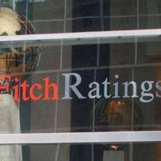 Fitch rialza il rating dell'Italia a BBB+. Giorgetti: "Siamo su strada giusta" Fitch rialza il rating dell'Italia a BBB+. Giorgetti: "Siamo su strada giusta"