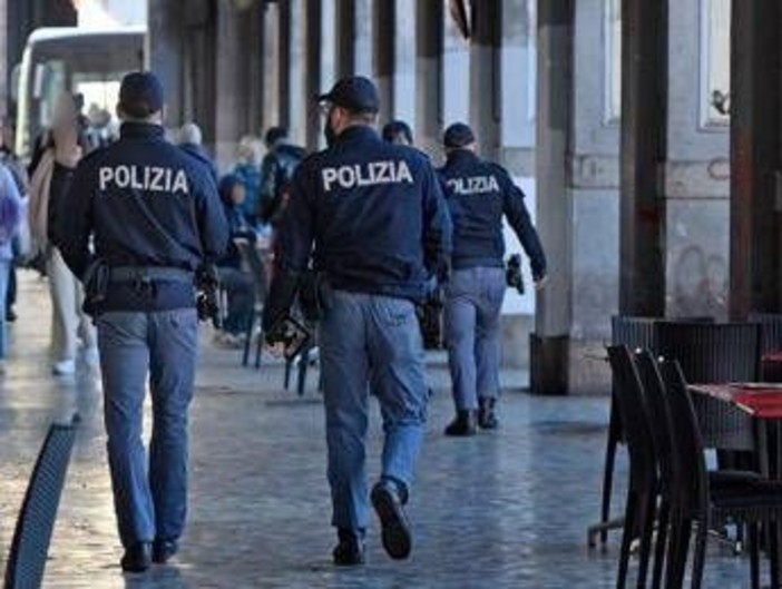Funzionario Mimit aggredito a Termini: altri due fermati, 20enni tunisini Funzionario Mimit aggredito a Termini: altri due fermati, 20enni tunisini