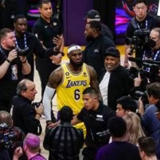 LeBron James, oggi la sua "Second Decision". Ipotesi ritiro LeBron James, oggi la sua "Second Decision". Ipotesi ritiro