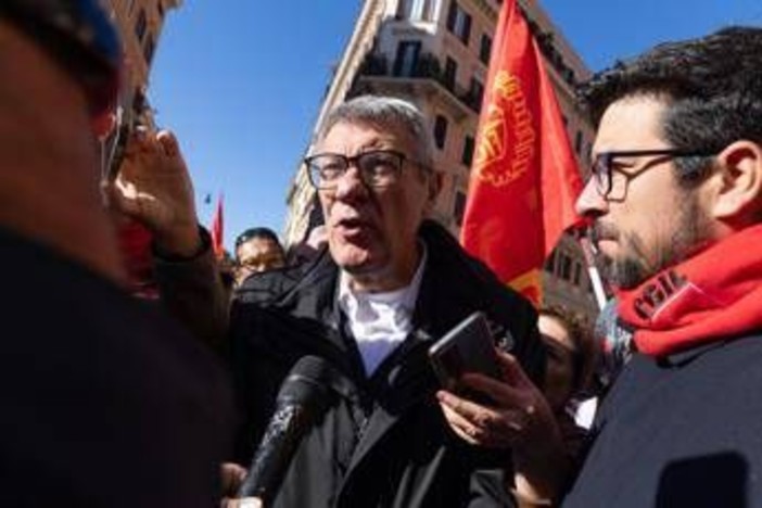 Manifestazione Cgil oggi a Roma, al corteo 'Democrazia al lavoro' interverrà anche Ranucci Manifestazione Cgil oggi a Roma, al corteo 'Democrazia al lavoro' interverrà anche Ranucci