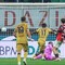 Mbangula come Batistuta, storica tripletta a San Siro contro il Milan dell'ex Juve Mbangula come Batistuta, storica tripletta a San Siro contro il Milan dell'ex Juve