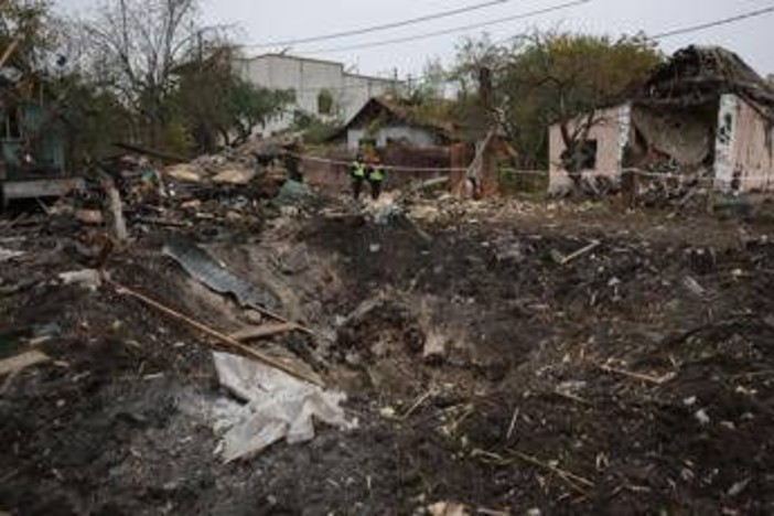 Ucraina, Zelensky in polemica con Witkoff: "Tre ondate di missili balistici lanciati dagli 'umanitari' russi"