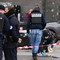Francia, sparatoria nelle Yvelines: un morto e quattro feriti, indagini per terrorismo Francia, sparatoria nelle Yvelines: un morto e quattro feriti, indagini per terrorismo