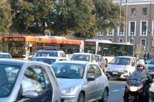 Roma, evitato blocco dei veicoli euro 4 e 5: approvata delibera Roma, evitato blocco dei veicoli euro 4 e 5: approvata delibera