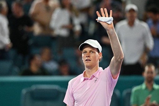 Sinner batte Moutet, agli ottavi a Miami contro Michelsen Sinner batte Moutet, agli ottavi a Miami contro Michelsen