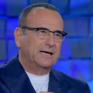 Verissimo, Carlo Conti: "Non ho mai rincorso Sanremo. Mi sono sposato grazie ad Antonella Clerici" Verissimo, Carlo Conti: "Non ho mai rincorso Sanremo. Mi sono sposato grazie ad Antonella Clerici"