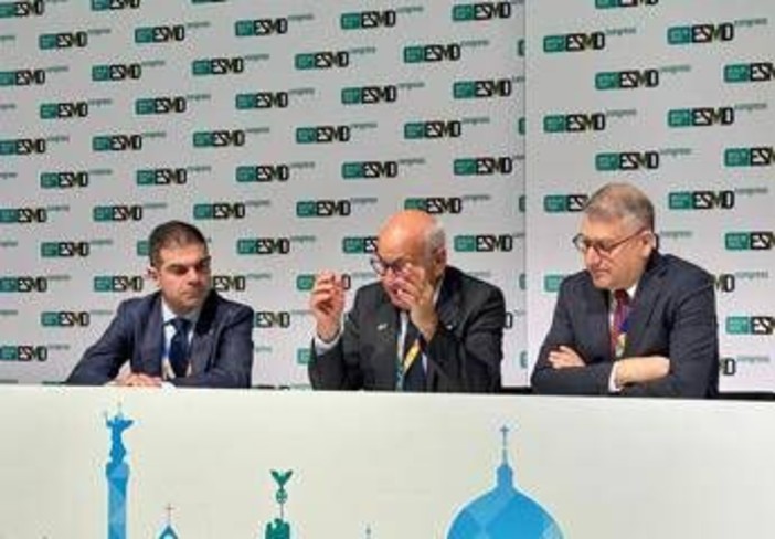 Tumori, in ricerca Cina avanti a Usa e Italia, oncologi "Serve Agenzia nazionale ad hoc" Tumori, in ricerca Cina avanti a Usa e Italia, oncologi "Serve Agenzia nazionale ad hoc"