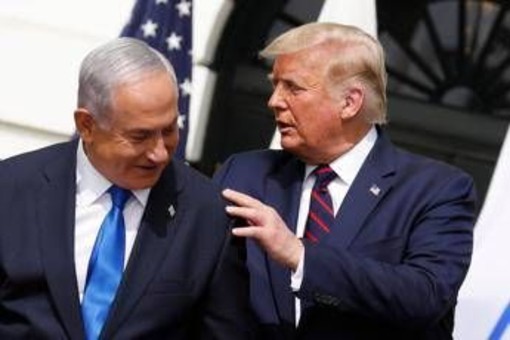 Trump e la telefonata con Netanyahu: "Bibi mi ha detto 'ora piaccio a tutti'" Trump e la telefonata con Netanyahu: "Bibi mi ha detto 'ora piaccio a tutti'"