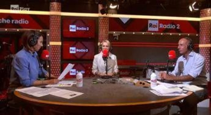 Francesca Pascale: "Spiavo il cellulare di Berlusconi, volevo farlo pedinare" Francesca Pascale: "Spiavo il cellulare di Berlusconi, volevo farlo pedinare"