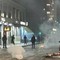 Milano, scontri e saccheggi. L'identikit dei violenti: giovanissimi, italiani e stranieri Milano, scontri e saccheggi. L'identikit dei violenti: giovanissimi, italiani e stranieri