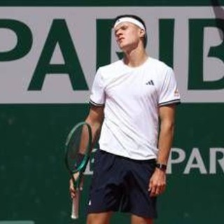Roland Garros, Mensik eroico: batte Navone (e i crampi) e vola al terzo turno dopo 5 ore di battaglia