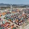 Cina, 1,4 mld tonnellate di merci gestite dal porto Ningbo-Zhoushan nel 2025