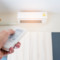 Caldo, condizionatori sempre accesi e quasi 150 euro in bolletta: 10 consigli per risparmiare Caldo, condizionatori sempre accesi e quasi 150 euro in bolletta: 10 consigli per risparmiare