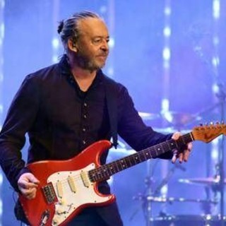 Papà a 64 anni, la rock star anni '80 dà il benvenuto al suo terzo figlio Papà a 64 anni, la rock star anni '80 dà il benvenuto al suo terzo figlio