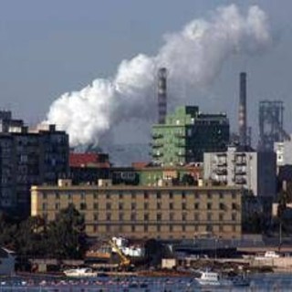 Ex Ilva Taranto, continua mobilitazione operai: occupata statale 106