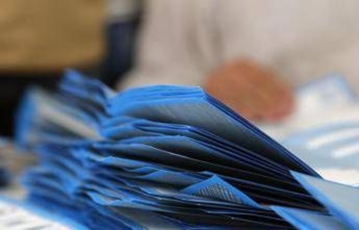 Sondaggio politico, Fratelli d'Italia e Pd calano