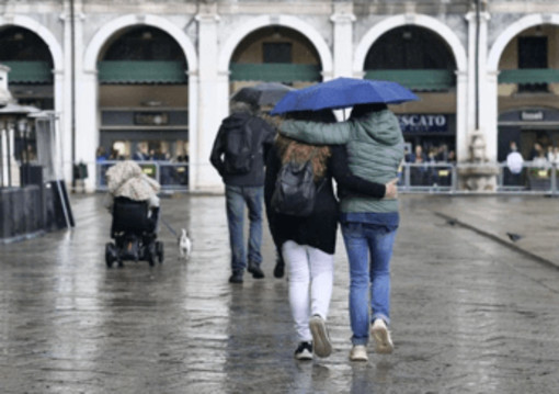Maltempo nel weekend, in arrivo piogge e venti forti: ecco quando e dove Maltempo nel weekend, in arrivo piogge e venti forti: ecco quando e dove