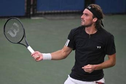 Tsitsipas, 'arma segreta' con Sinner può essere... una racchetta d'oro? Tsitsipas, 'arma segreta' con Sinner può essere... una racchetta d'oro?