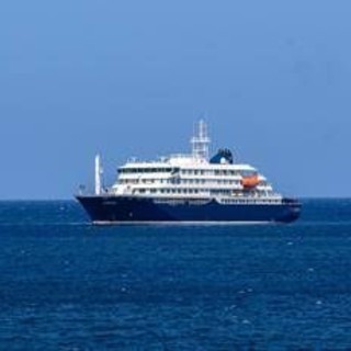Hantavirus su nave da crociera, ultimo bilancio: sette casi e tre morti. La MV Hondius attraccherà alle Canarie