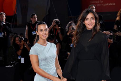 Jolanda Renga minacciata sui social: "Ambra Angiolini deve darmi 10mila euro"