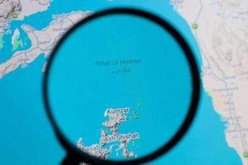 Iran, raid su studi tv del Qatar. Teheran: "Marines? Ottimo cibo per gli squali". W. Post: "Pentagono si prepara a operazioni di terra" - La diretta