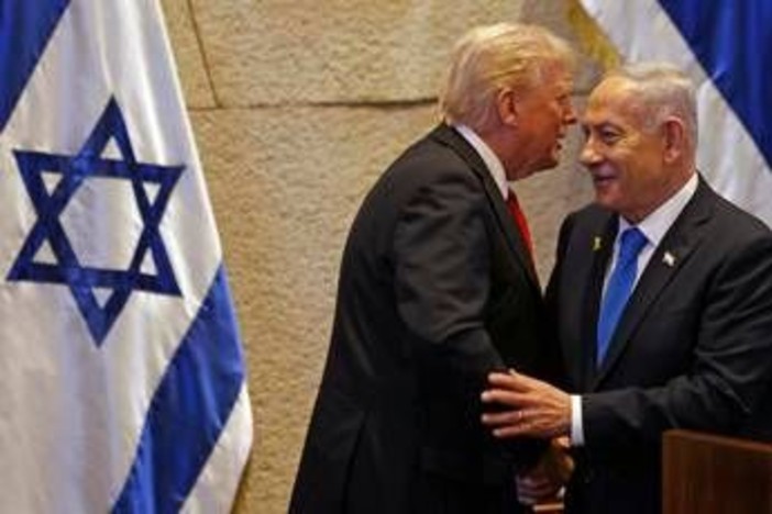 Israele, Netanyahu primo premier incriminato in carica: le accuse e la richiesta di grazia di Trump Israele, Netanyahu primo premier incriminato in carica: le accuse e la richiesta di grazia di Trump