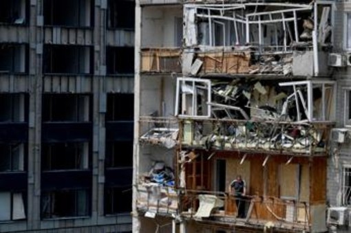 Ucraina, Kiev ancora sotto attacco: missili e droni russi contro la capitale