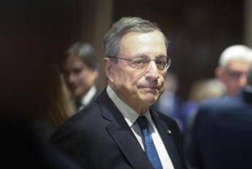 Draghi: "Ue investa 100 miliardi nell'Intelligenza Artificiale" Draghi: "Ue investa 100 miliardi nell'Intelligenza Artificiale"