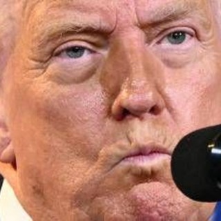 Trump lascia intendere un terzo mandato: "Non ho il permesso, ma vedremo cosa accadrà" Trump lascia intendere un terzo mandato: "Non ho il permesso, ma vedremo cosa accadrà"