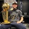 Riccardo Fois campione Nba con i Knicks: "Un successo storico, ora sogno il Mondiale con l’Italia" Riccardo Fois campione Nba con i Knicks: "Un successo storico, ora sogno il Mondiale con l’Italia"