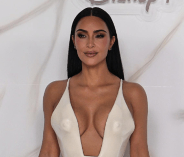 Kim Kardashian compra un Monet per amore di 'Ragazze a Beverly Hills': l'arte ispirata da un film cult Kim Kardashian compra un Monet per amore di 'Ragazze a Beverly Hills': l'arte ispirata da un film cult