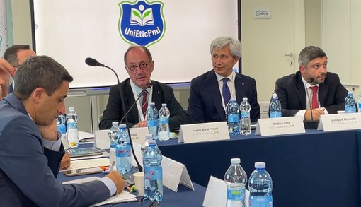 L’IA entra nelle PMI, nasce l’Osservatorio per governare il cambiamento L’IA entra nelle PMI, nasce l’Osservatorio per governare il cambiamento